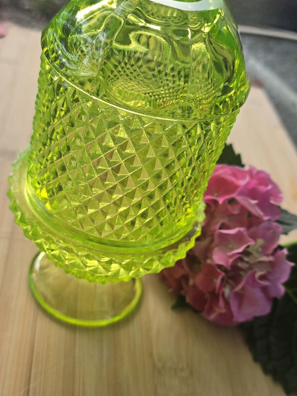 SOLD 🌺Vintage Viking Lime Green Fairy Lamp